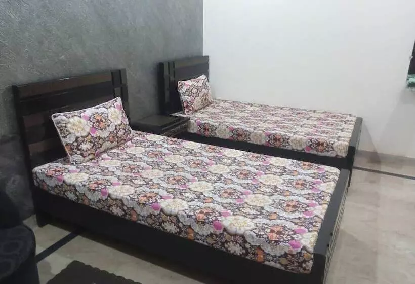 هتل Decent Lodge