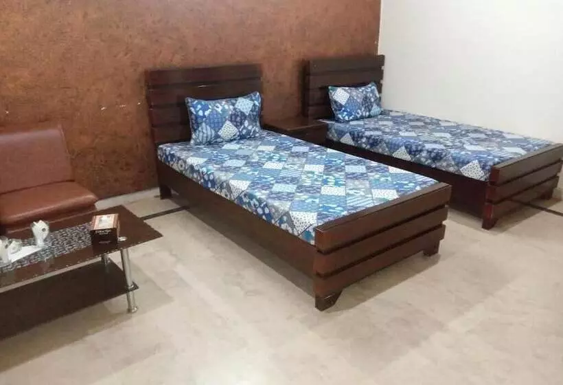 هتل Decent Lodge