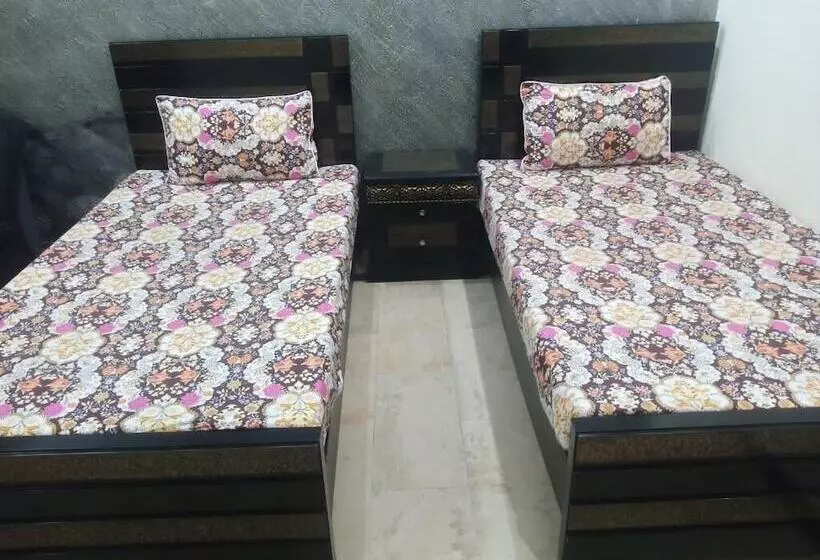 هتل Decent Lodge