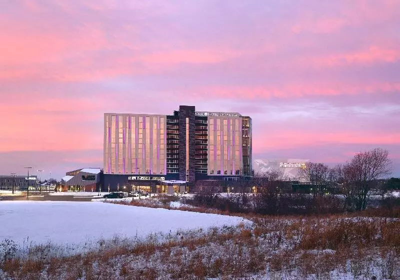 Hotelli Omni Viking Lakes