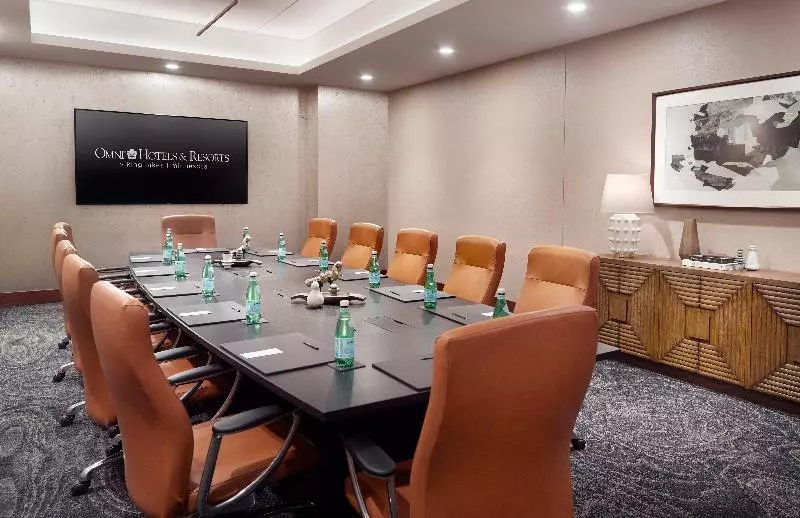 Hotelli Omni Viking Lakes