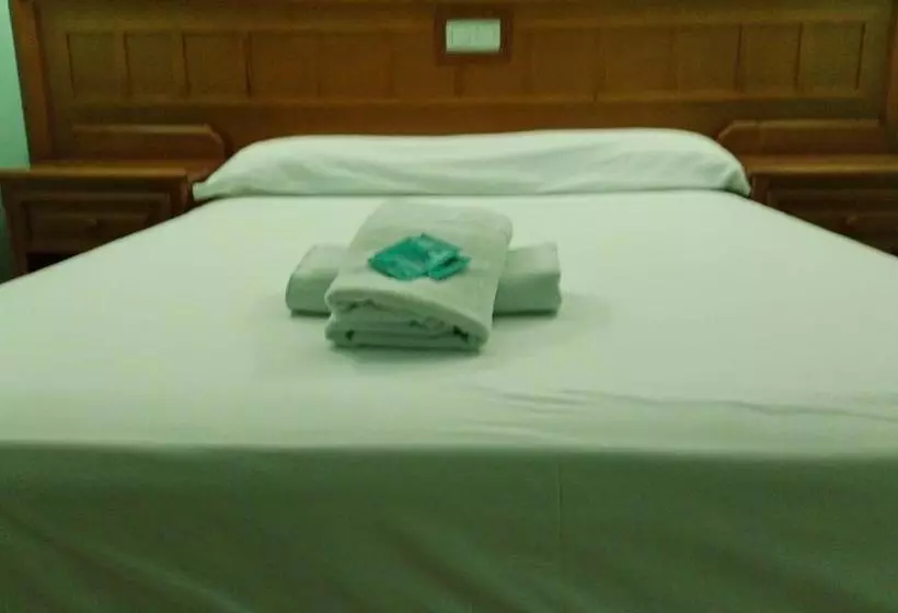هتل Restaurante La Barca