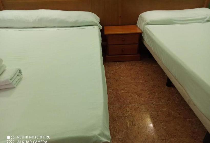 ホテル Restaurante La Barca