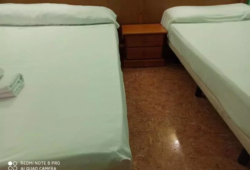 هتل Restaurante La Barca