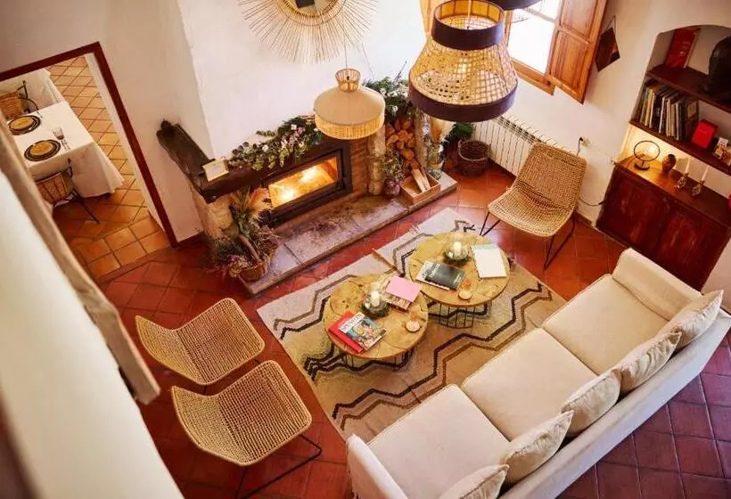 Maaseutuhotelli Vilasira