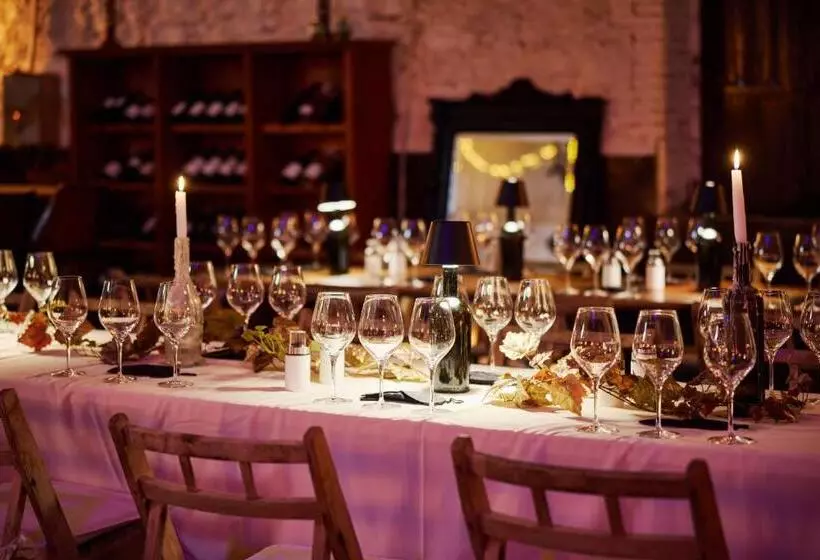 Maaseutuhotelli Vilasira