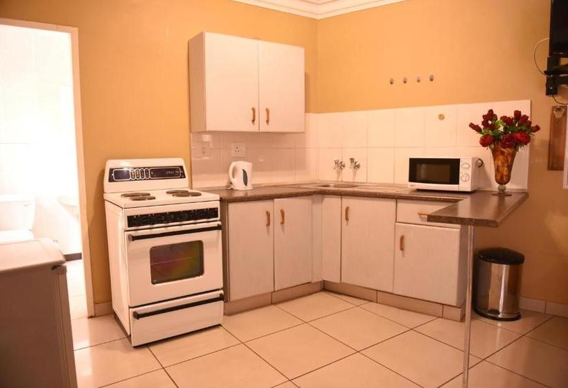 فندق Chancellors Court Guest House