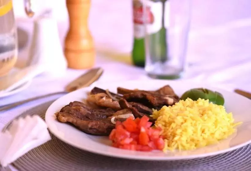 בית מלון כפרי Chancellors Court Guest House