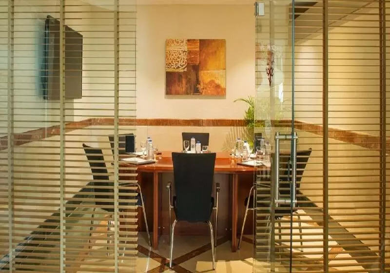 هتل Coral Dubai Deira