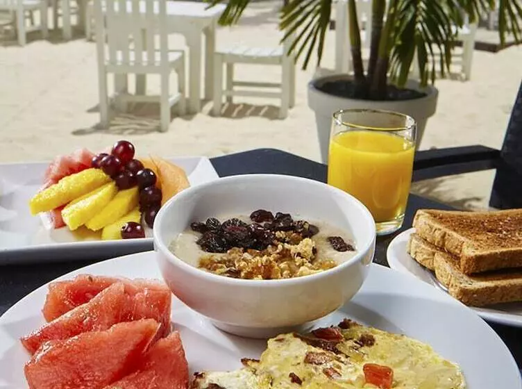 هتل Divi Carina Bay All Inclusive Beach Resort & Casino