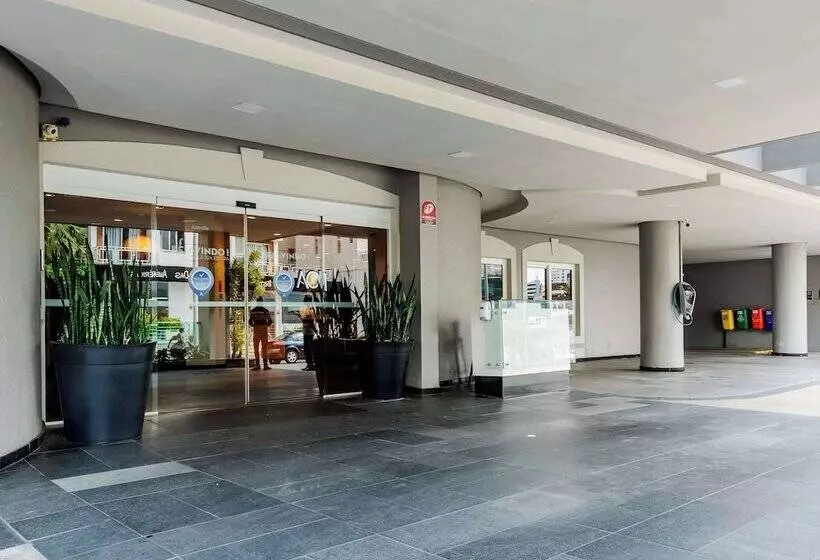 ホテル Ibis Joinville