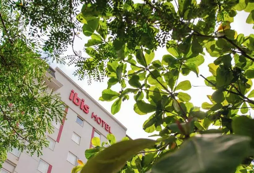 ホテル Ibis Joinville