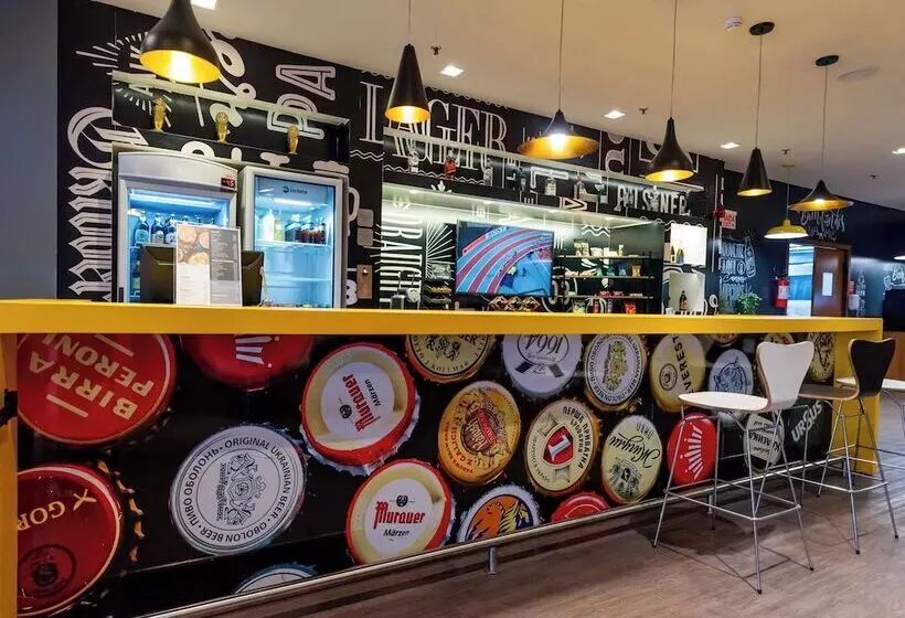 ホテル Ibis Joinville