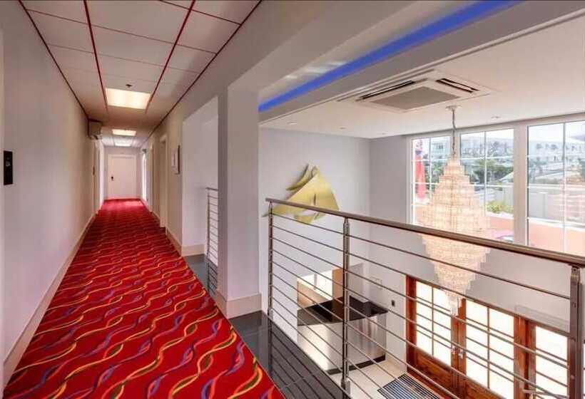 هتل Inverurie Executive Suites