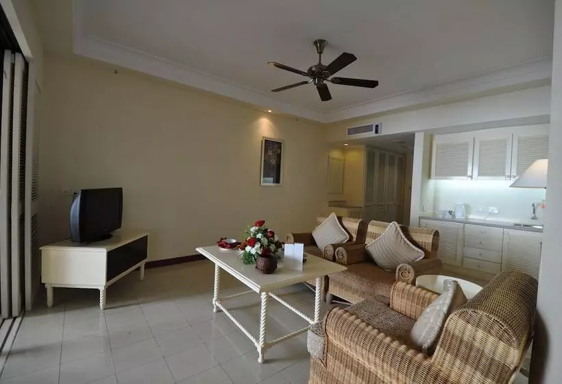 Отель Legend Cherating Beach Resort