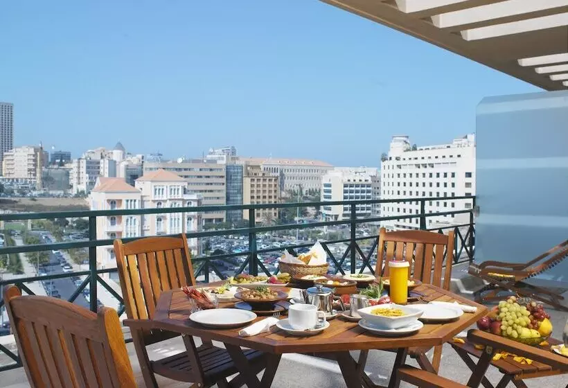 ホテル Markazia Suites