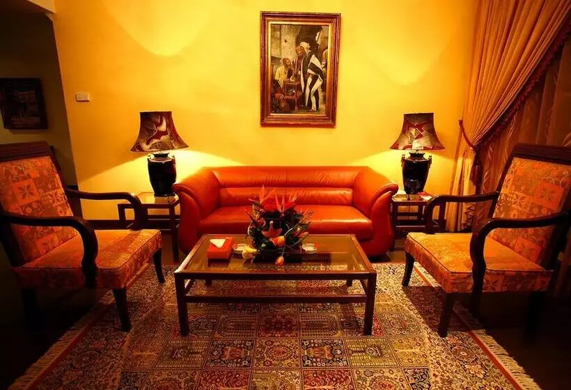 ホテル Markazia Suites