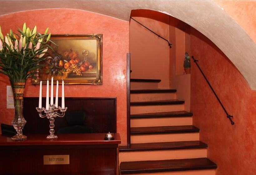 هتل Prague Golden Age