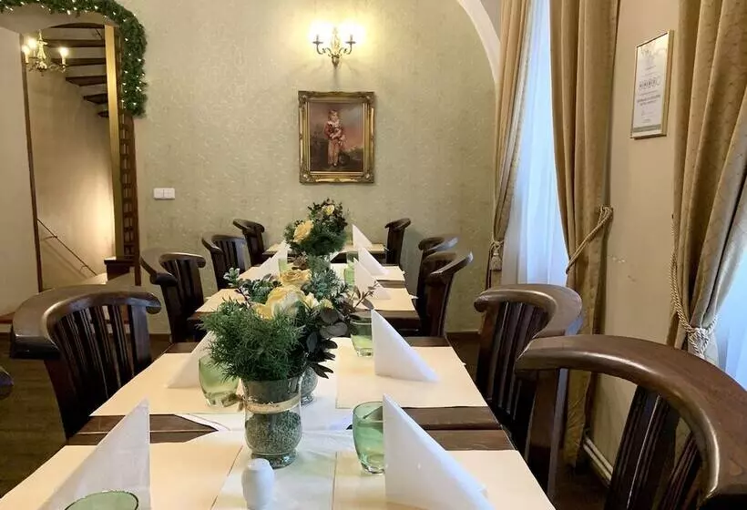 هتل Prague Golden Age