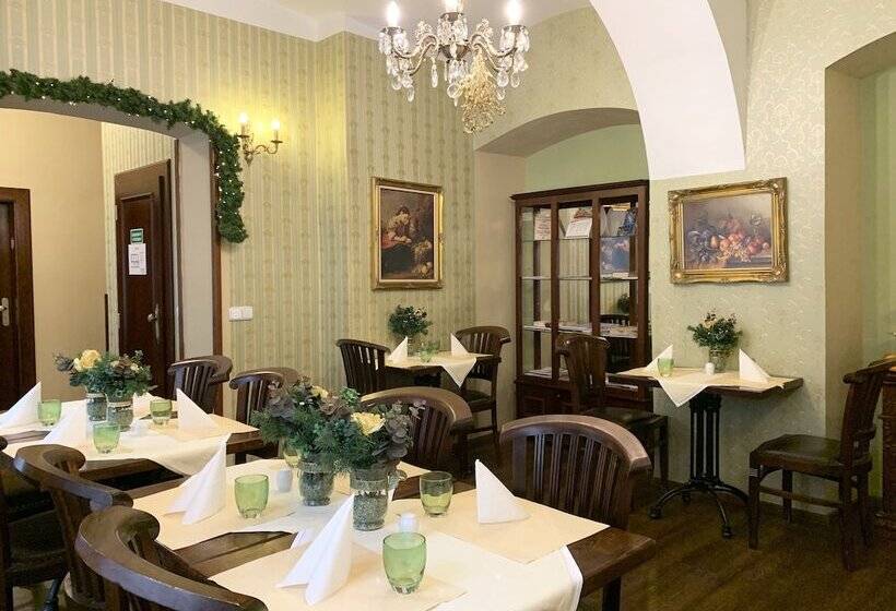 هتل Prague Golden Age