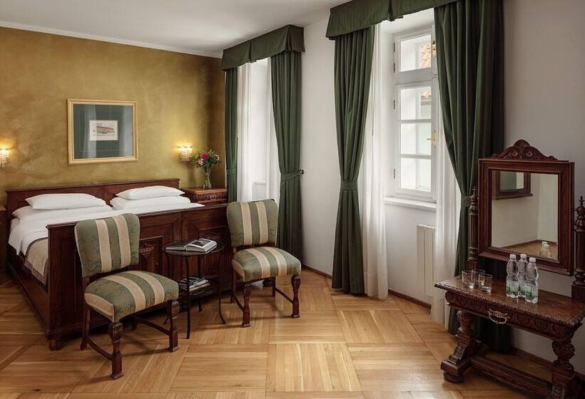هتل Roma Prague