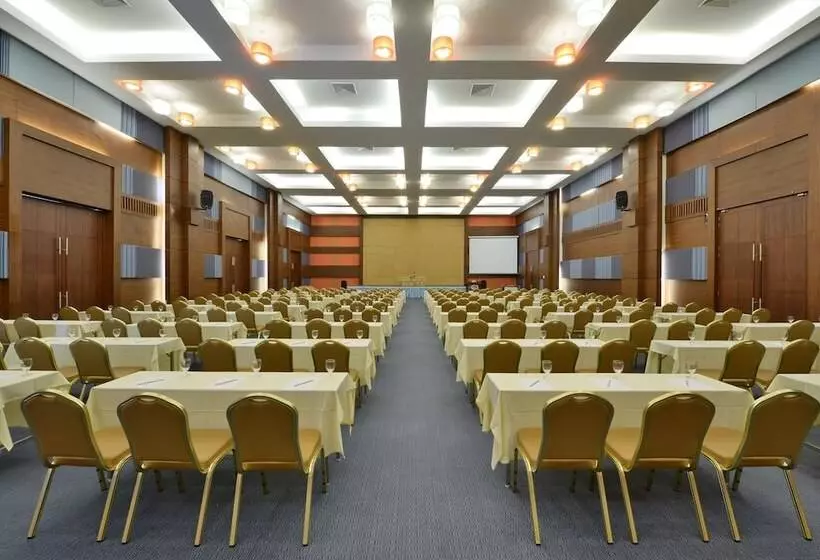 호텔 Royal Phala Cliff Beach Resort