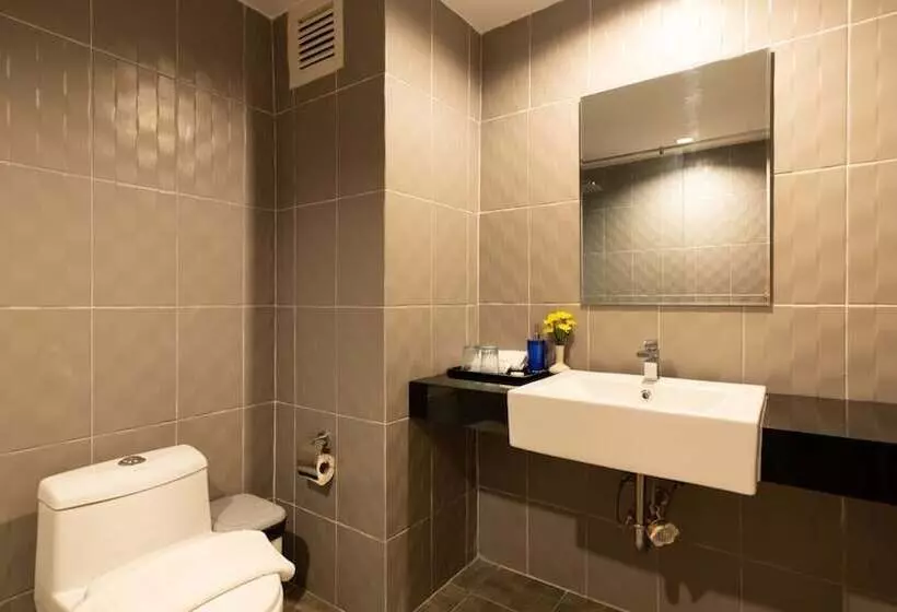 호텔 Royal Phala Cliff Beach Resort