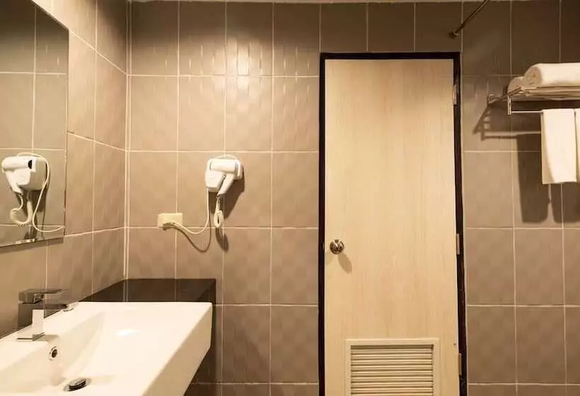 호텔 Royal Phala Cliff Beach Resort