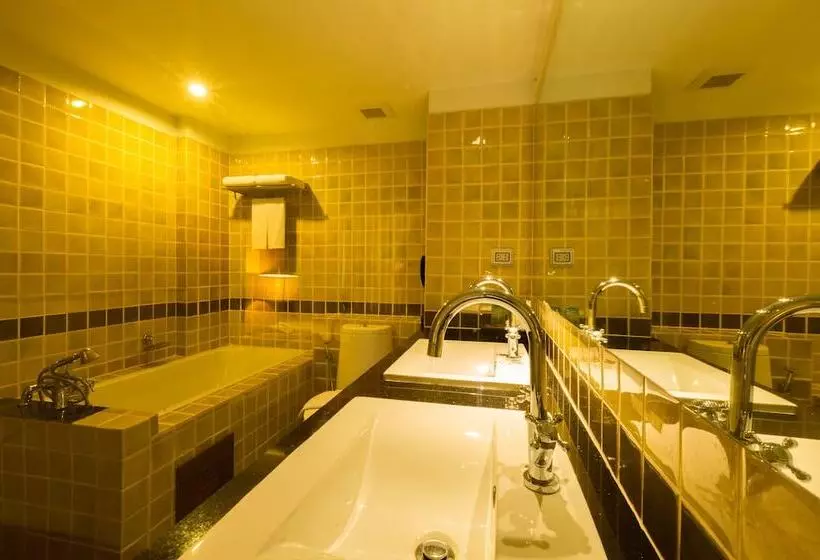 호텔 Royal Phala Cliff Beach Resort