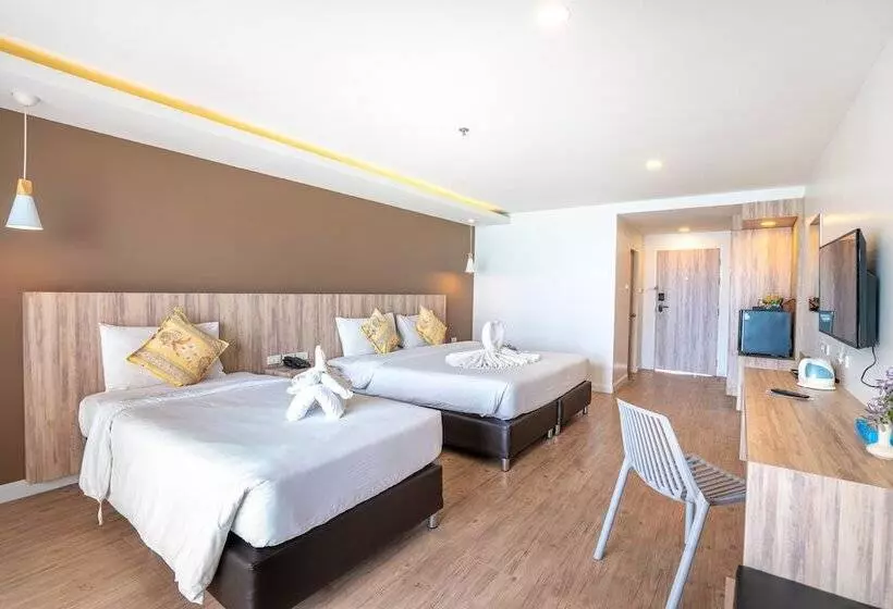 호텔 Royal Phala Cliff Beach Resort