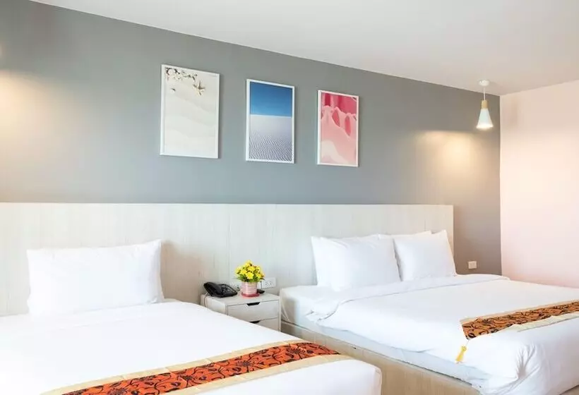 호텔 Royal Phala Cliff Beach Resort