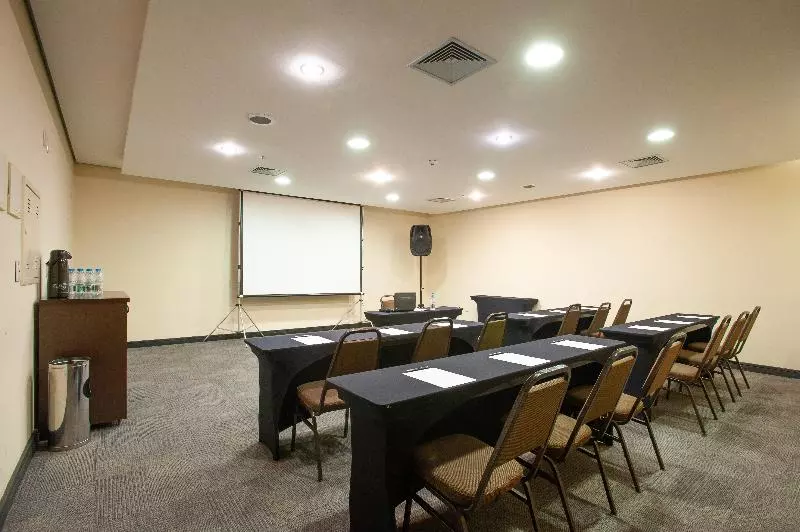 Отель Slaviero Guarulhos Aeroporto