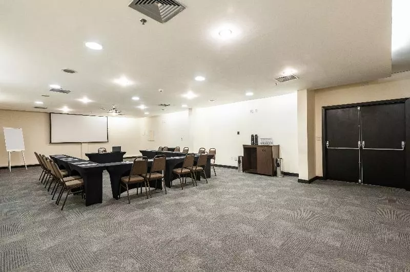 Отель Slaviero Guarulhos Aeroporto