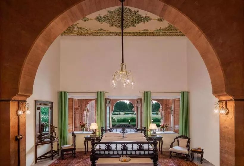 Отель The Laxmi Niwas Palace