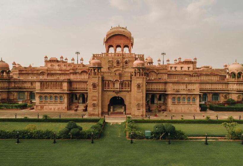 هتل The Laxmi Niwas Palace