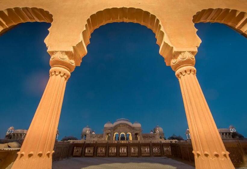 هتل The Laxmi Niwas Palace