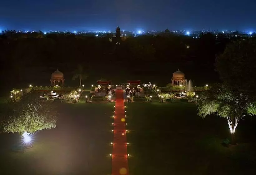 Отель The Laxmi Niwas Palace