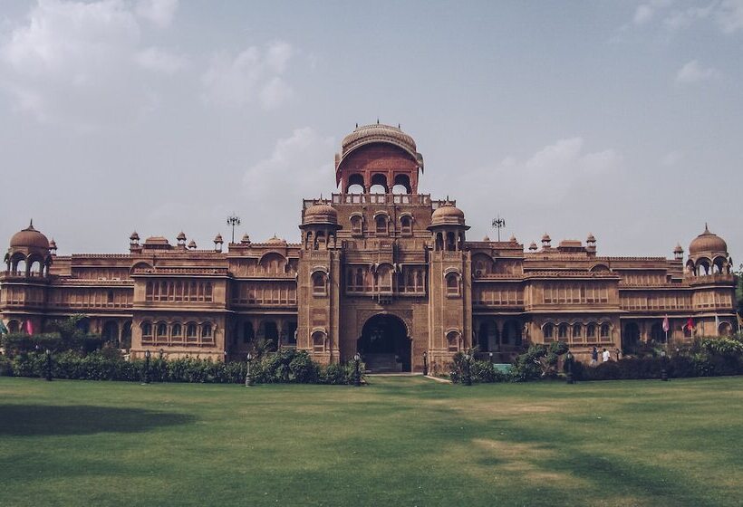 هتل The Laxmi Niwas Palace