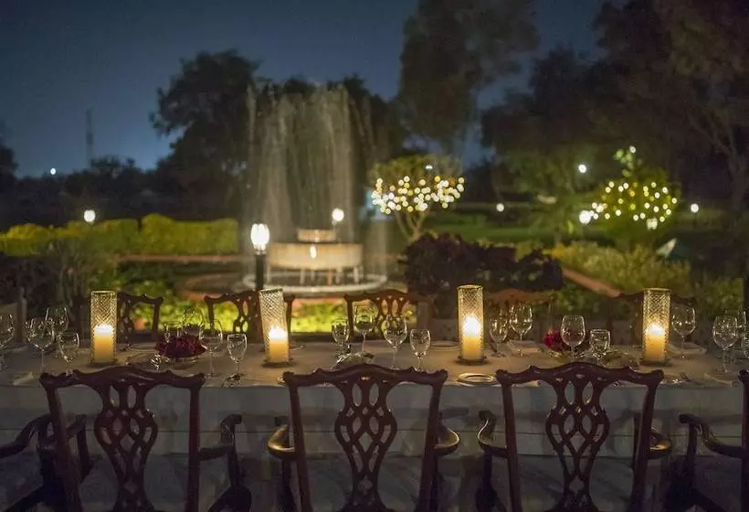 Отель The Laxmi Niwas Palace