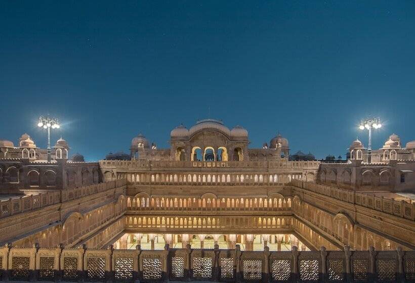 هتل The Laxmi Niwas Palace