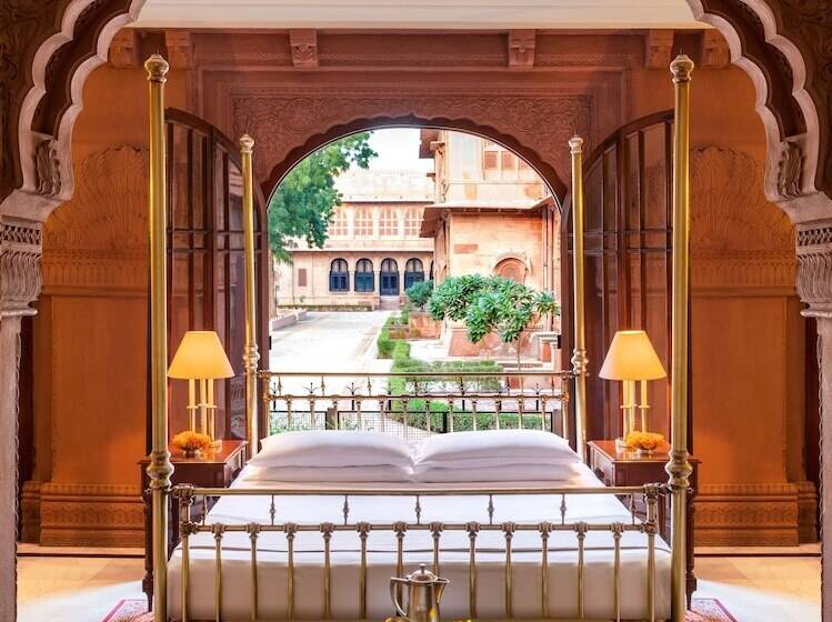 هتل The Laxmi Niwas Palace