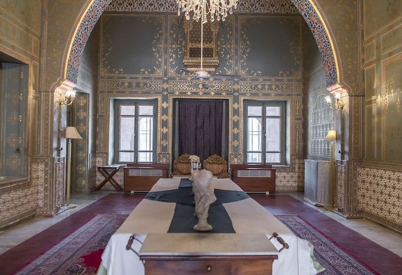 هتل The Laxmi Niwas Palace