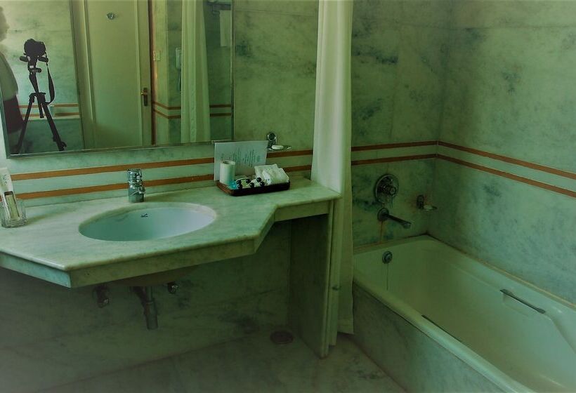 هتل The Meadows Resort And Spa