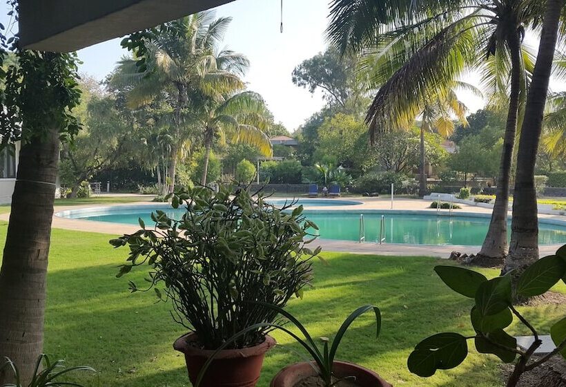 هتل The Meadows Resort And Spa