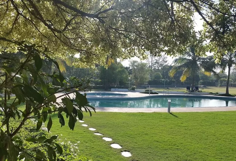 ホテル The Meadows Resort And Spa