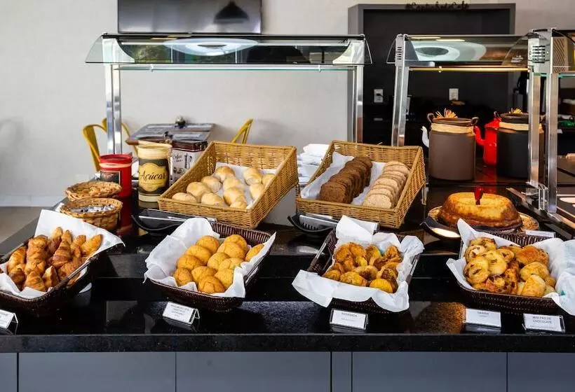 Rio Hotel By Bourbon Indaiatuba