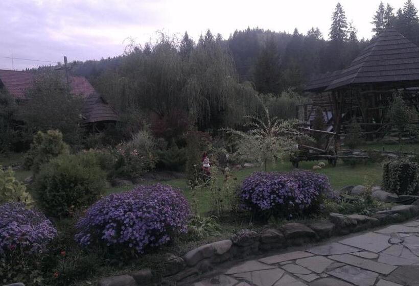 הוסטל Smerekovyi Dvir