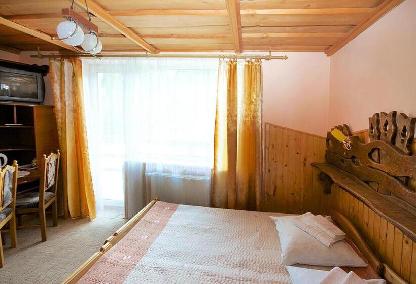 הוסטל Smerekovyi Dvir