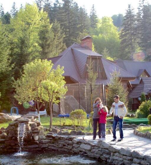 הוסטל Smerekovyi Dvir