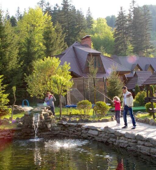 הוסטל Smerekovyi Dvir